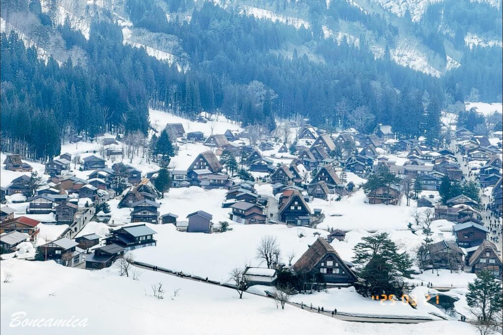白川鄉合掌村展望台大景