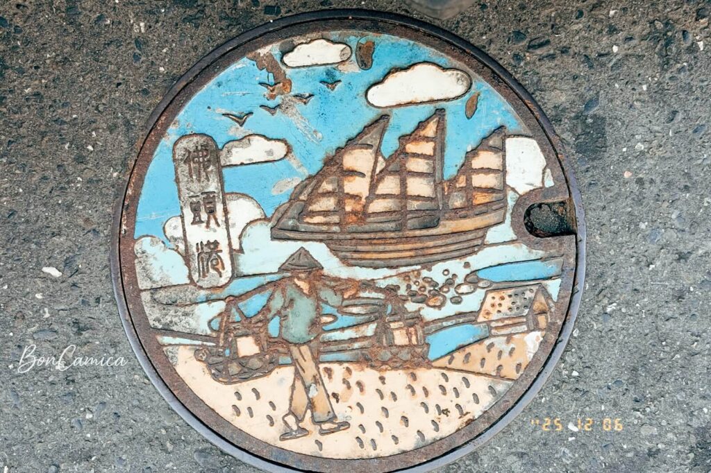 台南市中西區的佛頭港彩繪人孔蓋