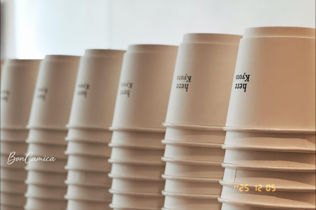 here Kyoto 台南店的專用白色咖啡紙杯