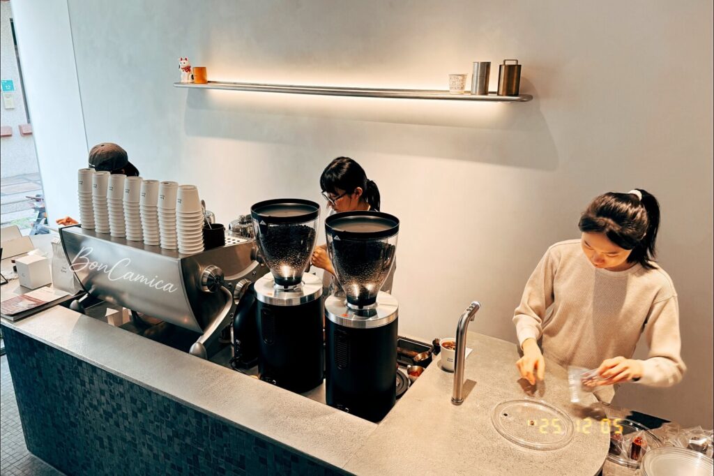 here Kyoto 台南店的備料工作檯