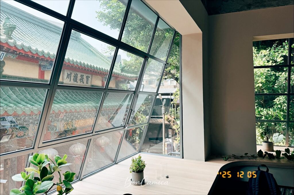 here Kyoto 台南店二樓玻璃窗景
