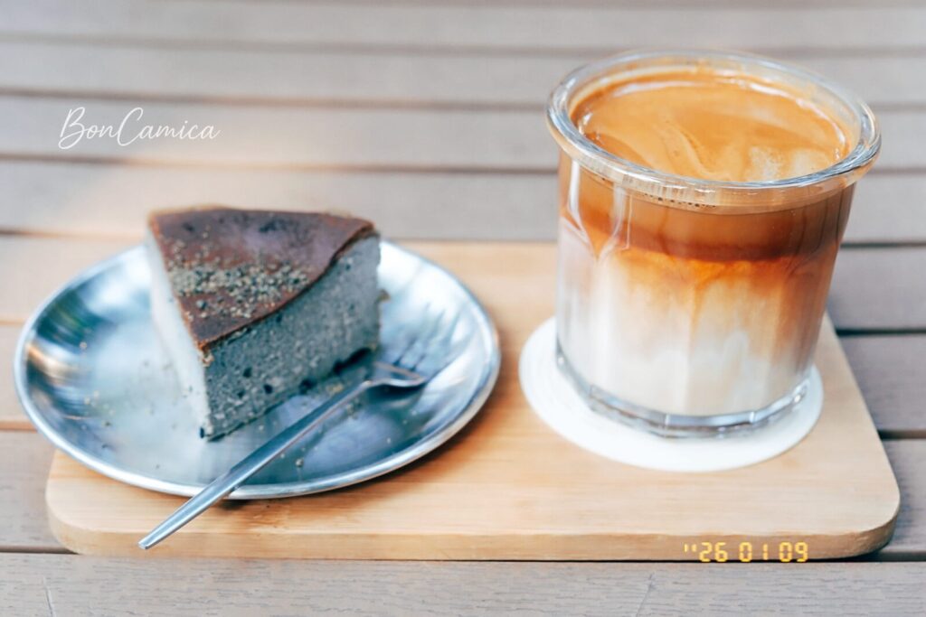 髒咖啡與芝麻巴斯克的下午茶組合