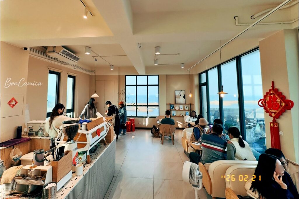 咖啡廳室內用餐區全貌