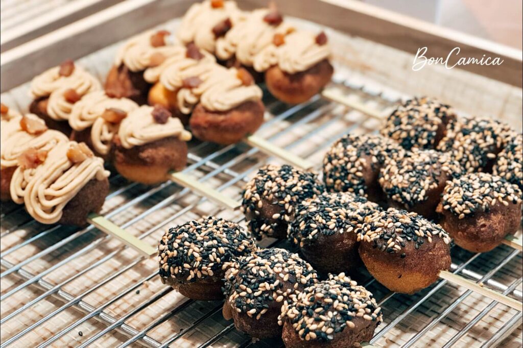 Koe Donuts 販售的各種造型與口為的甜甜圈