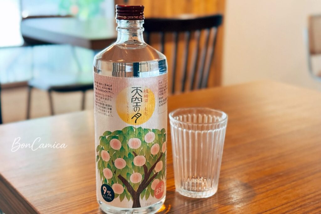 使用日本酒空瓶盛裝的清水